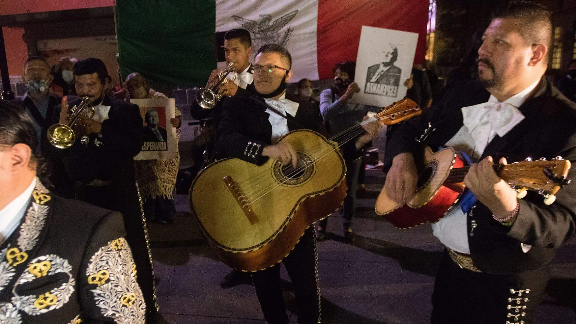 AMLO cumpleaños felicitan al presidente